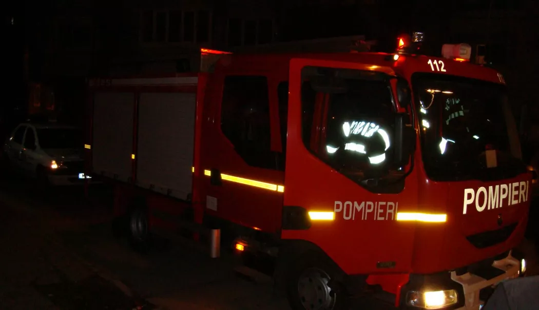 Incendiu într-un apartament din Constanța. O femeie a ajuns la spital, 11 persoane evacuate - 1-1768843978.webp