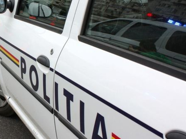 Beat criță la volan, a provocat un carambol și a izbit o mașină de poliție după un impact în lanț - 1-1771143686.webp