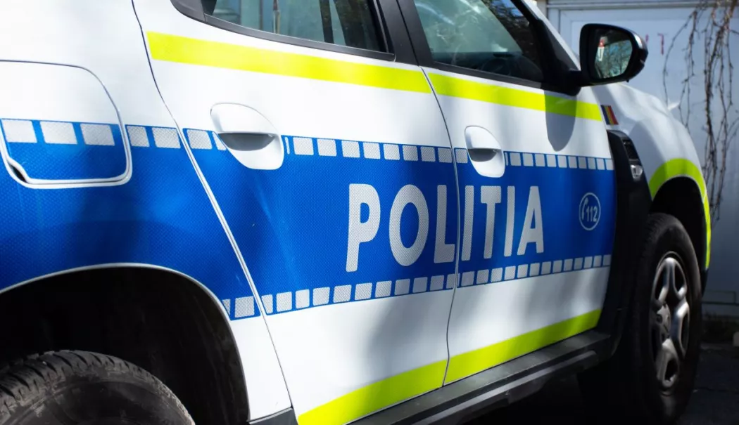 A intrat intenționat cu mașina în autoturismul fostei iubite. Bărbatul avea ordin de protecție după ce a agresat-o - 1-1772035459.webp