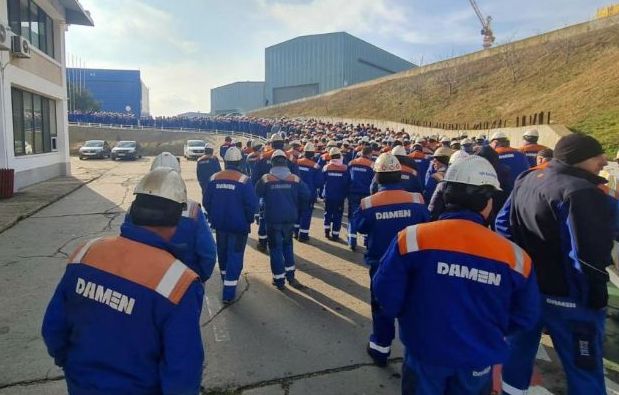 Muncitorii de la Șantierul Naval Damen Mangalia își vor primi salariile restante până de Paște - 1-1775033624.webp