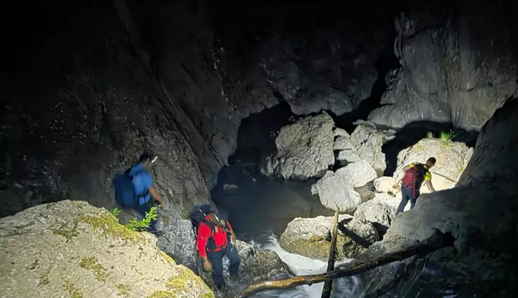 Doi turiști blocați în Canionul Valea lui Stan, salvați după patru ore