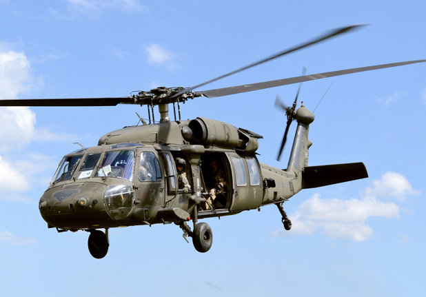Mobilizare pe Marea Neagră. Elicopter Black Hawk și nave de intervenție caută două persoane dispărute - 1-1785078089.webp