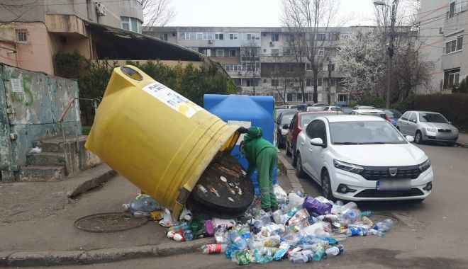 GALERIE FOTO. Sute de persoane depistate în timp ce vandalizau punctele de colectare a deșeurilor - 1-2-1711010199.jpeg