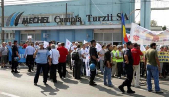 1.000 de siderurgiști români vor fi sprijiniți de UE să își găsească locuri de muncă - 1000siderurgisti-1399478603.jpg