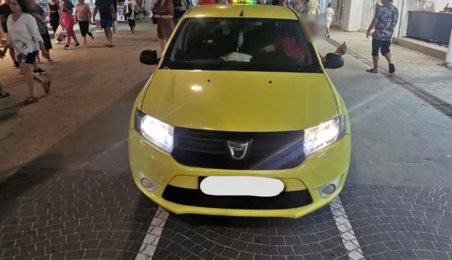 Taximetrist amendat, pentru că a intrat cu mașina în zona de promenadă din stațiunea Mamaia - 1002-1630328214.jpg