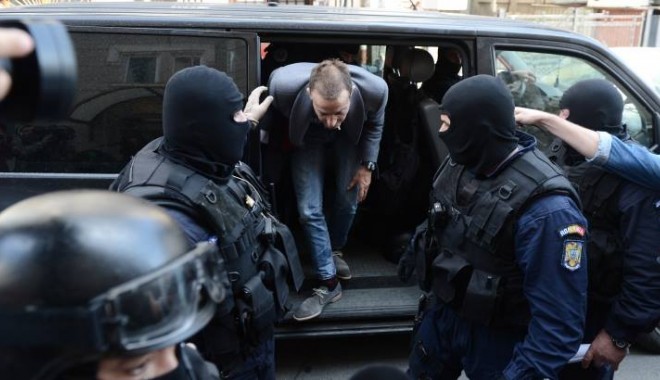 Primarul Constanței, Radu Mazăre, REȚINUT de DNA pentru LUARE DE MITĂ - 10154893101540973493350196979574-1396990695.jpg