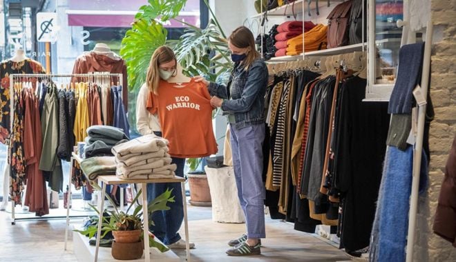 Magazinele, obligate să afişeze la reduceri cel mai scăzut preţ din ultimele 30 de zile înainte de ofertă - 1025x550coronashoppinglocalspng-1616439310.jpg