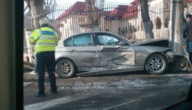 Galerie FOTO. Accident rutier pe strada Nicolae Iorga, din Constanța - 10888962521525734655765542398979-1420543556.jpg