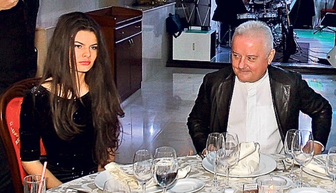 Irinel, grijă mare! Cătălin Botezatu a pus ochii pe «sosia lui Moni» - 10db13524366bb9c35bb-1393230882.jpg