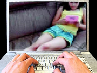 Arhitect din Mangalia, trimis în judecată pentru pornografie infantilă - 10porno-1324891196.jpg