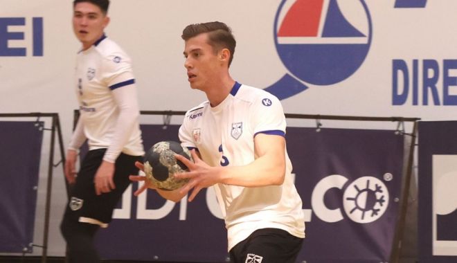 Rareş Ştefan, de la CSM Constanţa, a marcat, în premieră, în Liga Naţională de handbal - 11-1669809359.jpg
