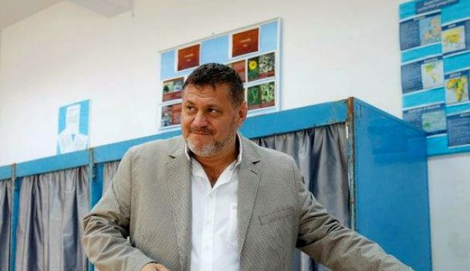 Firma fiului lui Cristian Poteraş câştigă contract după contract de reabilitări de licee la Constanţa - 11-1683549812.jpg