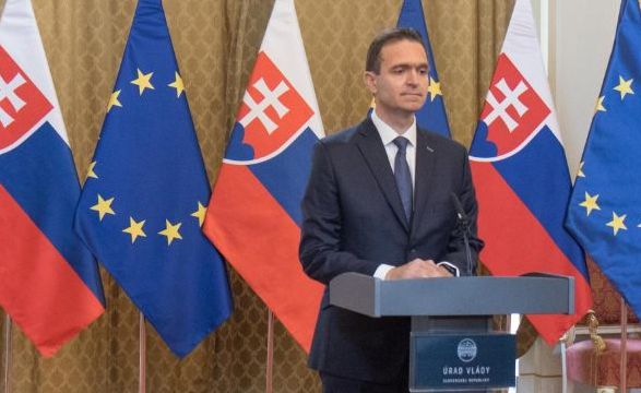 Noul premier slovac rupe tradiţia, vizitând mai întâi Germania - 11-1684481939.jpg