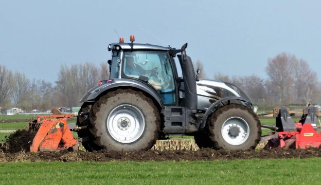 APIA: Plăţi în valoare de 89,5 milioane de lei pentru motorina utilizată în agricultură în trimestrul I - 11-1686231846.jpg