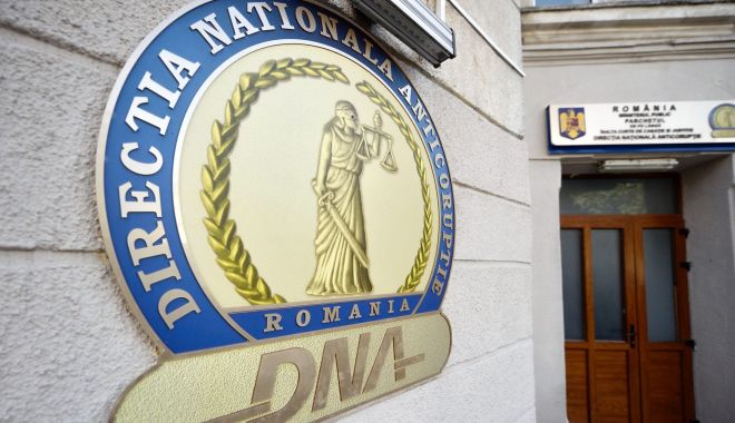 Peste 90 de percheziţii DNA, în această dimineaţă. Trei instituţii publice şi sediul unui partid, vizate de procurori