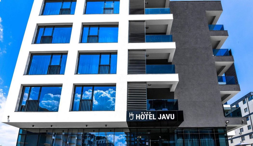 Hotelul Javu din staţiunea Mamaia, scos la vânzare pentru 5,34 milioane de euro - 11-1761743269.jpg