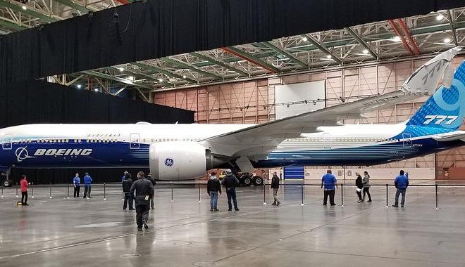 Cel mai mare avion de pasageri cu două motoare, la zborul inaugural - 111-1580040700.jpg
