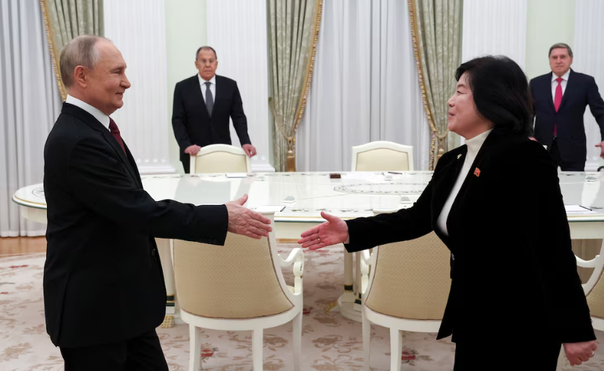 Vladimir Putin a primit-o la Moscova pe șefa diplomației nord-coreene - 1111-1761650040.png