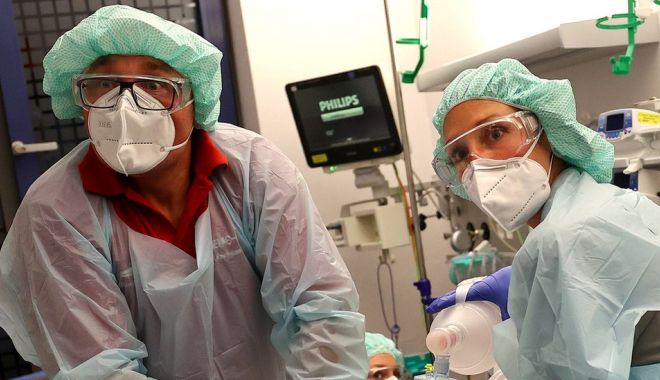 Coronavirus: UE demarează campaniile de vaccinare duminică - 111835916germedics-1608911369.jpg