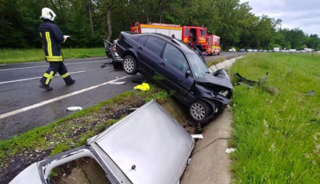Accident grav pe DN1, cu mai multe persoane încarcerate - 111accdn1420580600-1559545384.jpg