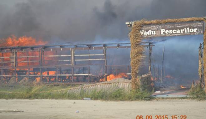 GALERIE FOTO. Incendiu devastator / Cherhanaua Vadu Pescarilor, rasă de pe fața pământului - 11209676962117667188561126931327-1441611914.jpg