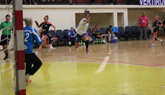 Handbal feminin: CSU Neptun a câștigat meciul cu CSM Cetate Devatrans - 11269951101534055495981201208907-1432851770.jpg