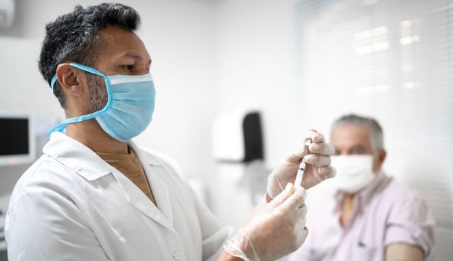 Peste 43.000 de vaccinuri anti-COVID au fost administrate în ultimele 24 de ore - 1140providerpatientvaccineimgcac-1614876546.jpg