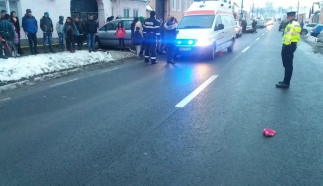 Două fetițe, lovite de o mașină, pe DN14 - 11532051600-1545146449.jpg