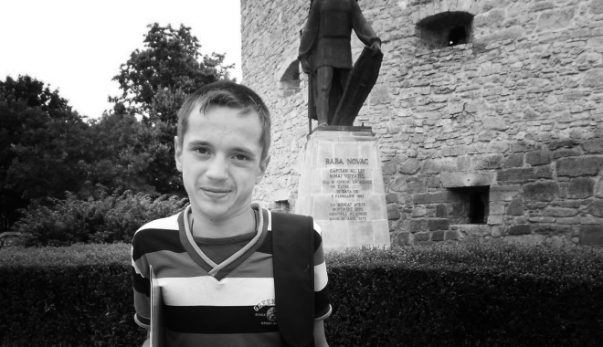 VIDEO EMOȚIONAT / Gabriel, băiatul de 17 ani înecat la Mangalia se afla pentru prima dată la mare - 11539018432011320304144678333637-1472053096.jpg