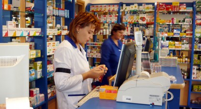 Banderola neagră, semnul grevei japoneze, purtată doar de câteva farmaciste - 116dc4b9cd1faf32bc3bb9d47be29a22.jpg