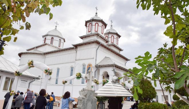 Sfânta Cuvioasă Parascheva, sărbătorită la Cumpăna de hramul bisericii - 117-1697125016.jpg