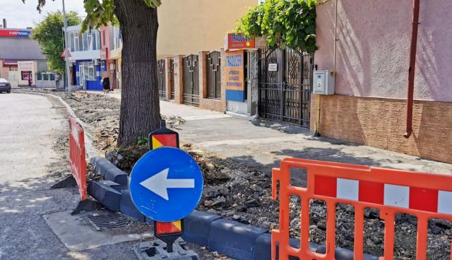 Infrastructura pietonală este în curs de reabilitare în mai multe zone din oraș - 11764157538317900968501629153739-1597152182.jpg