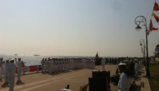 Ziua Marinei la Constanța / Manifestările dedicate acestei zile, în desfășurare - Galerie foto - 11857782937992356268423176447400-1439625001.jpg