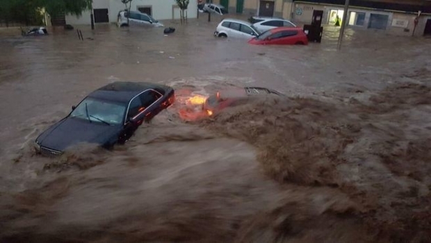 Inundații devastatoare! 100 de litri pe metru pătrat, în numai o oră - 11e661dec0787d46ed87efc1f1dc2129-1562668762.jpg