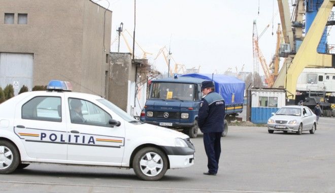 Descinderi la afaceriștii din porturile maritime - 11ianuariecontroaleporturilemari-1420973173.jpg