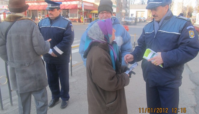 Polițiștii le dau sfaturi constănțenilor despre cum să se păzească de hoți - 11ianuarieprevenirehoti-1326288238.jpg