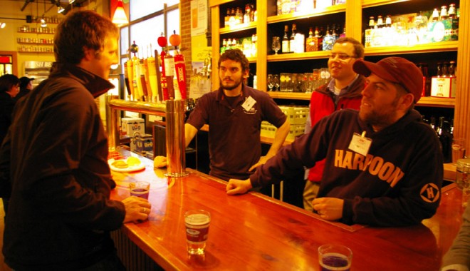 Vreau la bar, cu băieții, motănel! - 11iulievreaulabar6-1310393447.jpg