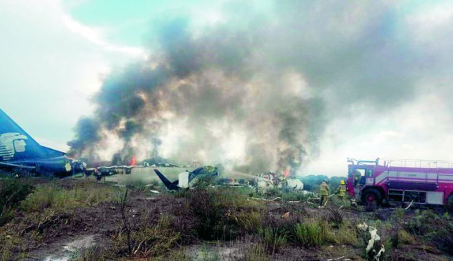 Unsprezece supraviețuitori ai catastrofei din Mexic dau în judecată compania Aeromexico - 11supravietuitori-1533641625.jpg