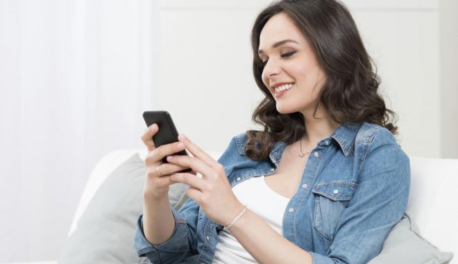 România a avut cea mai mare creştere a cheltuielilor pentru comunicaţii din UE - 1200500851201smilingwomen-1609314862.jpg
