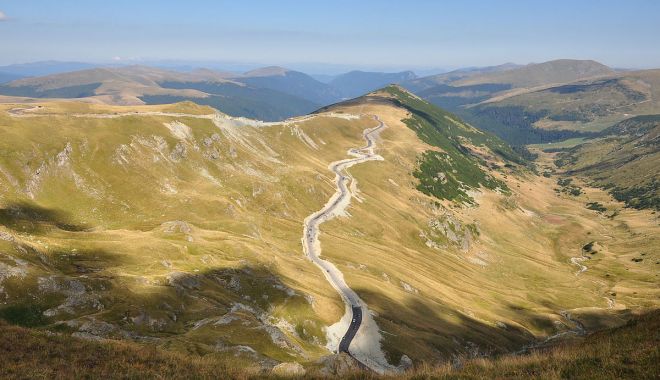 S-a redeschis circulația pe Transalpina - 1200pxtransalpina14-1526468459.jpg