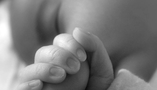 Bebeluș născut prematur, scăpat de medici din mâini - 1204wwwbabyboybabygirlpicturesco-1556960794.jpg