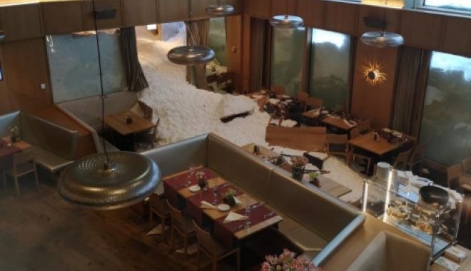 O avalanșă a lovit un hotel din Alpi. Sunt mai mulți răniți, zăpada a intrat în restaurant - 1208433900-1547201161.jpg