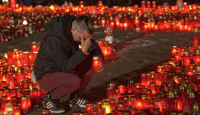 Zi neagră pentru România. BILANȚUL TRAGIC al incendiului din Colectiv continuă să crească. Sunt 45 de morți - 12182615107880359547219072043852-1446973770.jpg