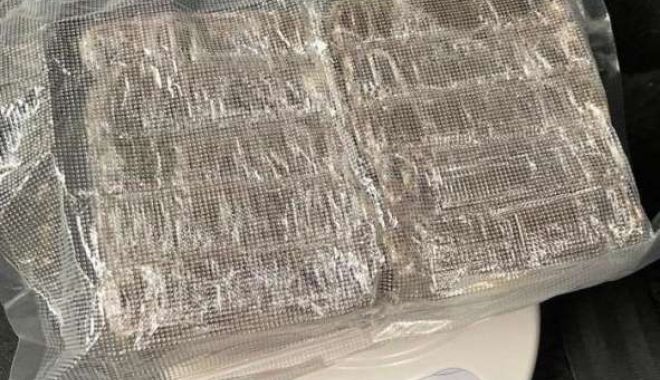 Femeie prinsă în flagrant, în timp ce comercializa peste un kilogram de haşiş - 121ian2023isuaradwhatsappimage20-1674313240.jpeg