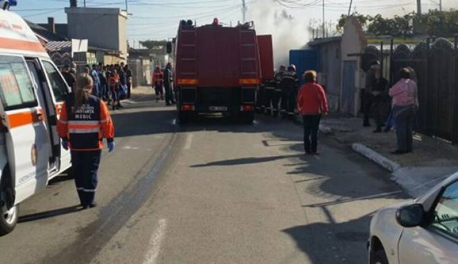 VIDEO. INCENDIU DEVASTATOR! CASĂ DIN CONSTANȚA, MISTUITĂ DE FLĂCĂRI - UPDATE - 12202343935445766524878200576130-1446453050.jpg