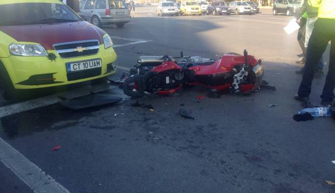 Galerie foto. Accident rutier la Dacia! Un motociclist, de urgență la spital - 12235345978324618901863175128032-1447503669.jpg