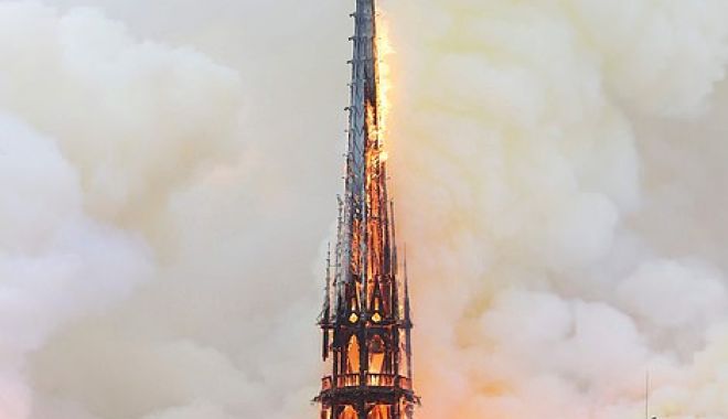 Imagini incredibile! Catedrala Notre-Dame din Paris arde ca o torță - 123085106925015imagem79155535179-1555352974.jpg