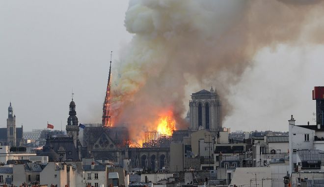Imagini incredibile! Catedrala Notre-Dame din Paris arde ca o torță - 123086946925015imagea62155535168-1555352881.jpg