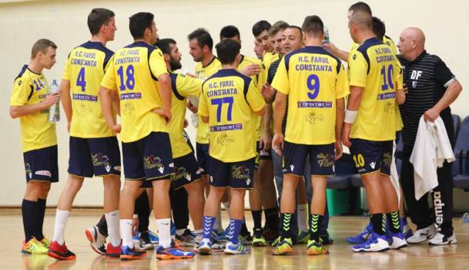 Handbal: HC Farul, înfrângere categorică cu CSU Suceava - 12319800101562094762256271112411-1448717067.jpg