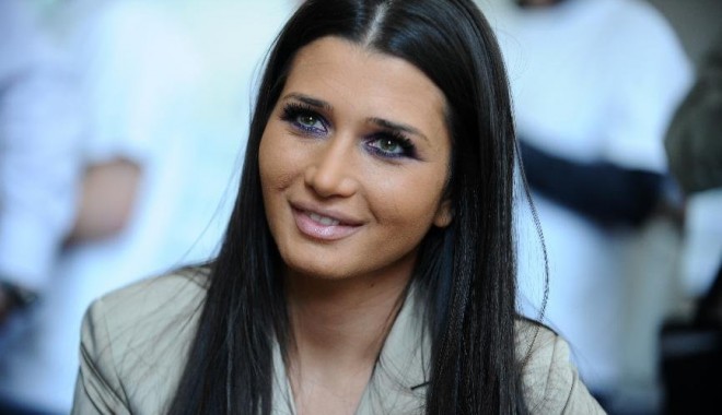 Nuntă în familia prezidențială. Elena Băsescu se mărită! - 1262879694elenabasescueba-1337068644.jpg